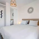 Seafront With Parking - Magnolia *