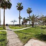 Seafront With Parking - Magnolia Apartman Benalmádena